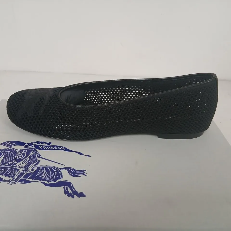 BURBERRY MESH SHOE ON LEATHER SOLE – BLACK, WOMEN'S FLAT, UK 6 (EU 39)