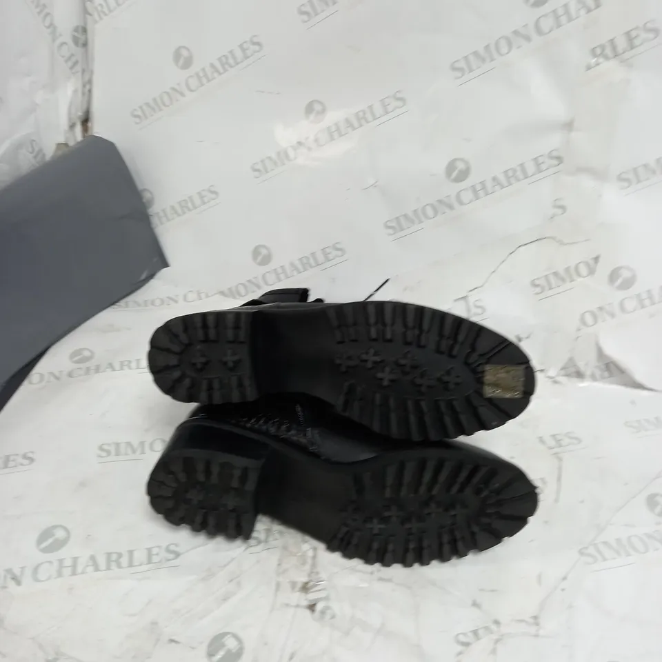 MO DA IN PELLE SIZE 42 BOOTS 
