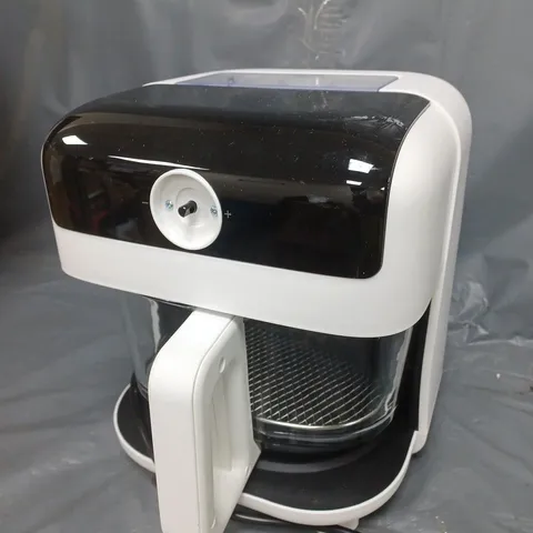 UNBRANDED AIR FRYER IN WHITE