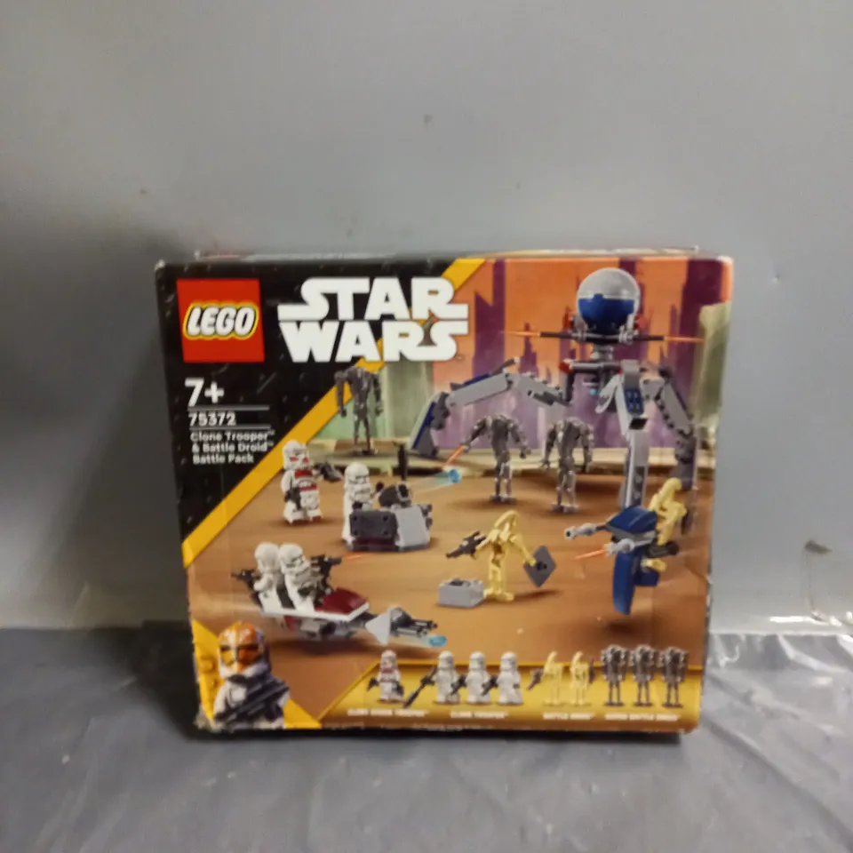 LEGO STAR WARS CLONE TROPPER AND BATTLE DROID BATTLE PACK - 75372