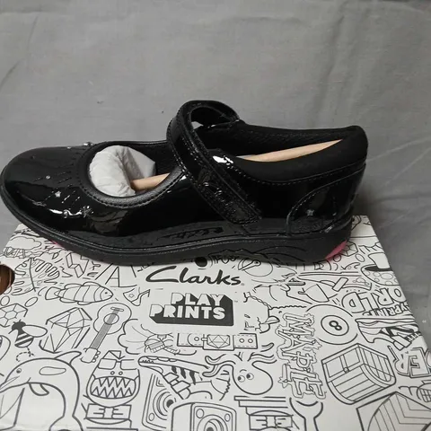 CLARKS RELDA WISH K BLACK PATENT MARY JANE SHOES – KIDS UK 12 (EU 30)