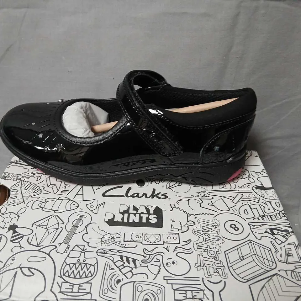 CLARKS RELDA WISH K BLACK PATENT MARY JANE SHOES – KIDS UK 12 (EU 30)