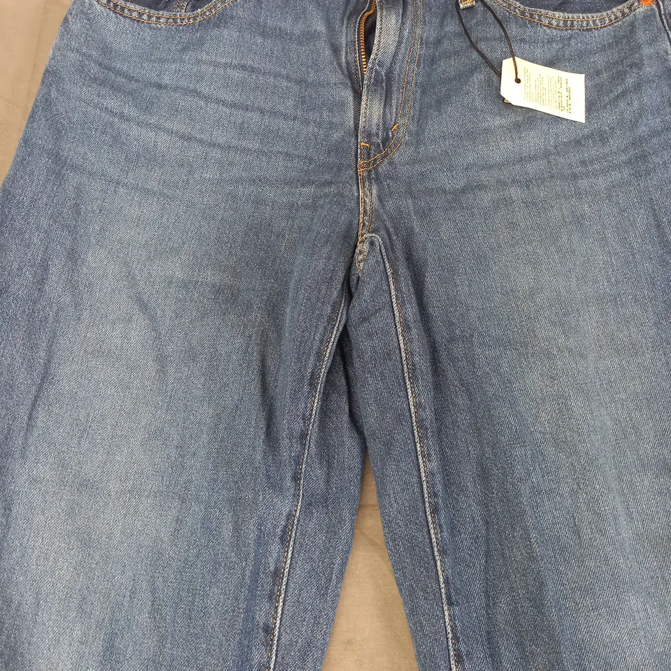 LEVI'S BAGGY DAD STRAIGHT LEG JEANS IN BLUE SIZE 30/34