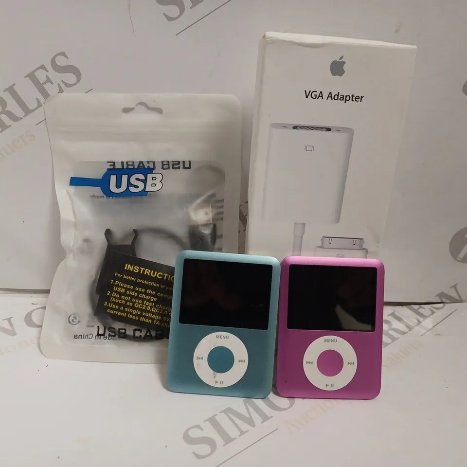 4 ASSORTED ITEMS TO INCLUDE APPLE IPOD A1236, APPLE VGA ADAPTER, USB CHARGING CLIP 