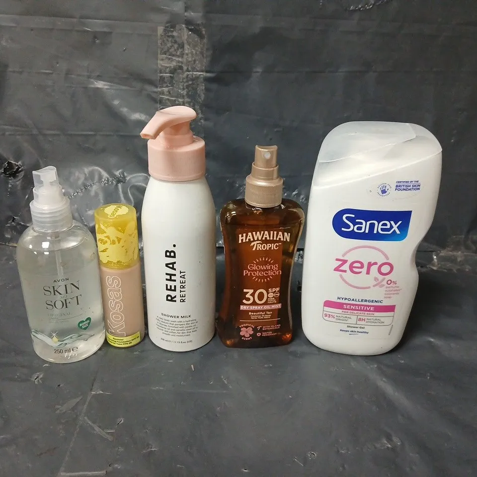 APPROXIMATEY 20 ASSORTED HEALTH AND BEAUTY PRODUCTS TO INCLUDE HAWAIIAN TROPIC SPRAY TAN OIL, SKIN SO SOFT DRY OIL SPRAY AND SANEX SHOWER GEL