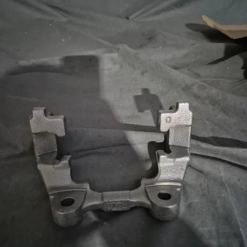 MERCEDES-BENZ GENUINE PART A 204 423 01 06 – HOLDER/BRACKET (VEHICLE PART)