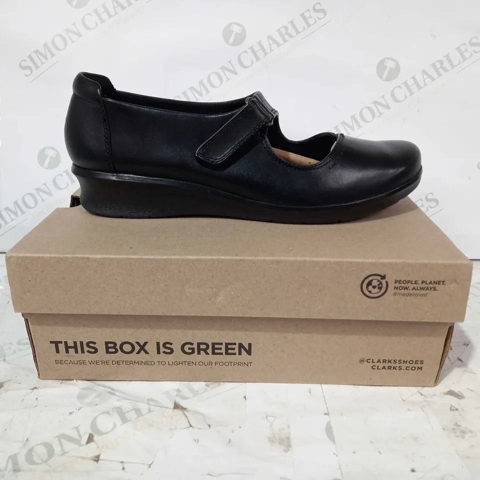 BOXED PAIR OF CLARKS HOPE HENLEY LEATHER SHOES IN BLACK UK SIZE 6.5