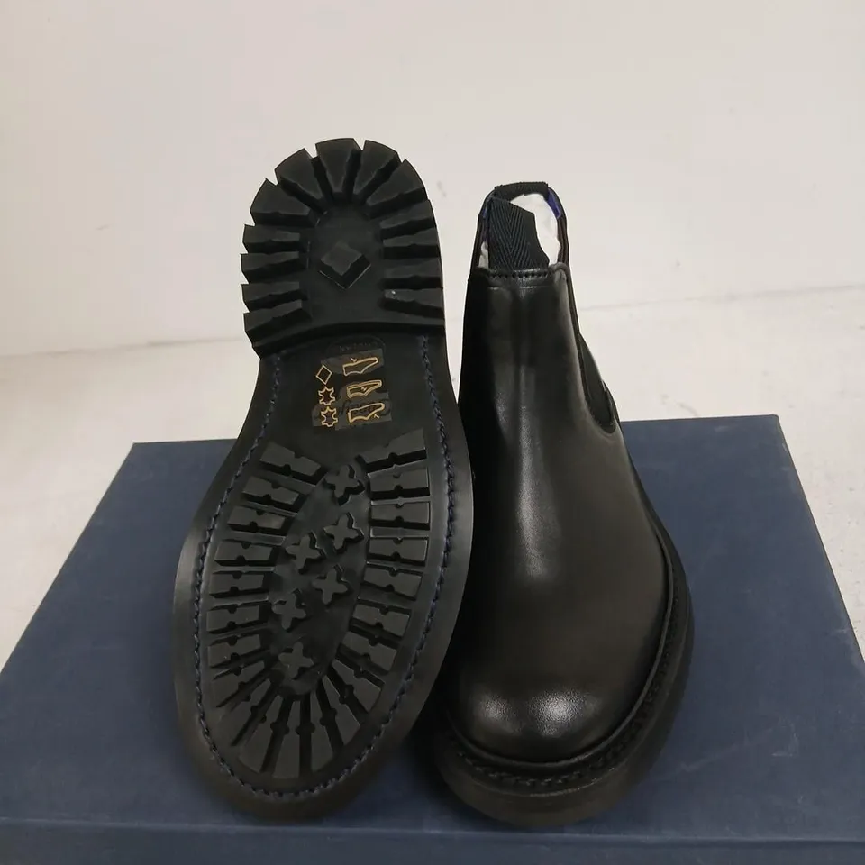 TRICKER'S FOR BURBERRY ANKLE BOOTS – BLACK LEATHER CHELSEA BOOT WITH RUBBER SOLE