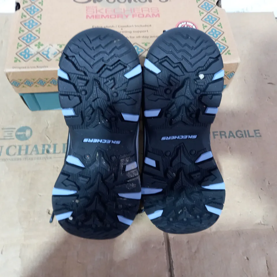 BOXED PAIR OF SKECHERS - SIZE 7