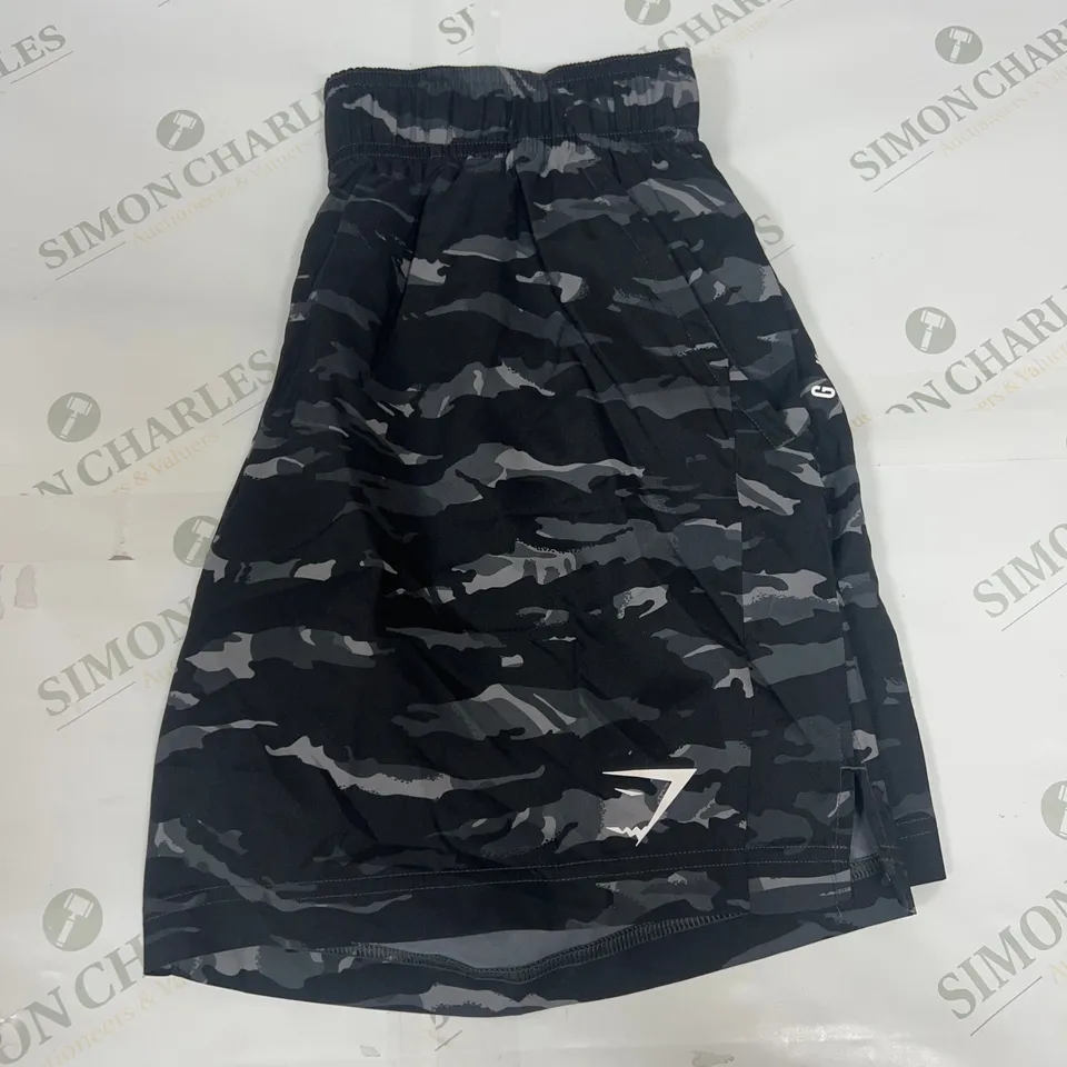GYMSHARK SPORTS SHORTS IN OYNX GREY SIZE M