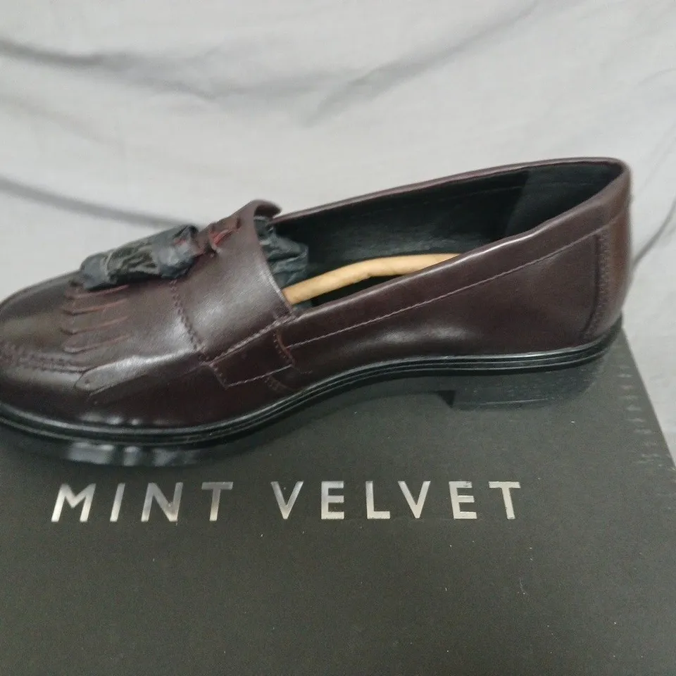 BOXED MINT VELVET TINA CHUNKY FRINGE LOAFER IN BURGUNDY LEATHER, UK 5 (EU 38)