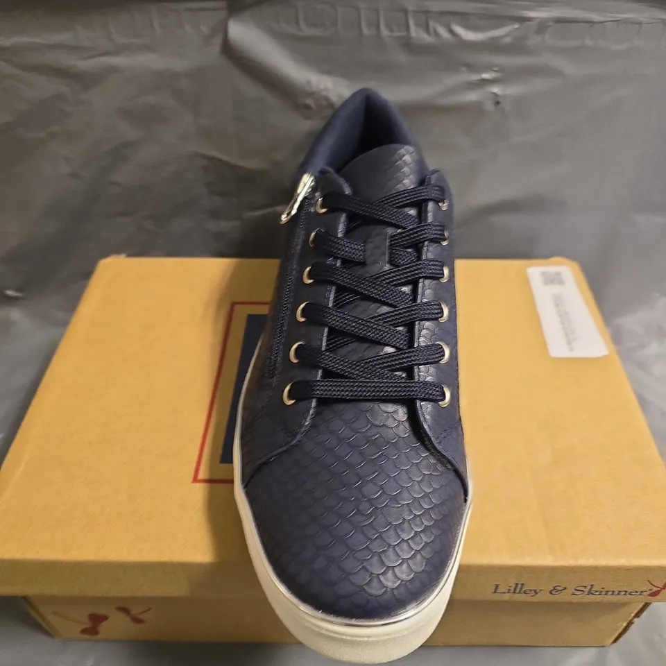 BOXED PAIR OF LILLEY AND SKINNER TRAINERS - UK SIZE 41