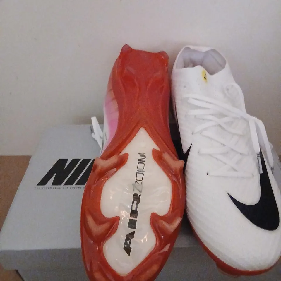 NIKE ZOOM VAPOR 16 ELITE FG FOOTBALL BOOTS – WHITE/RED, UK 9