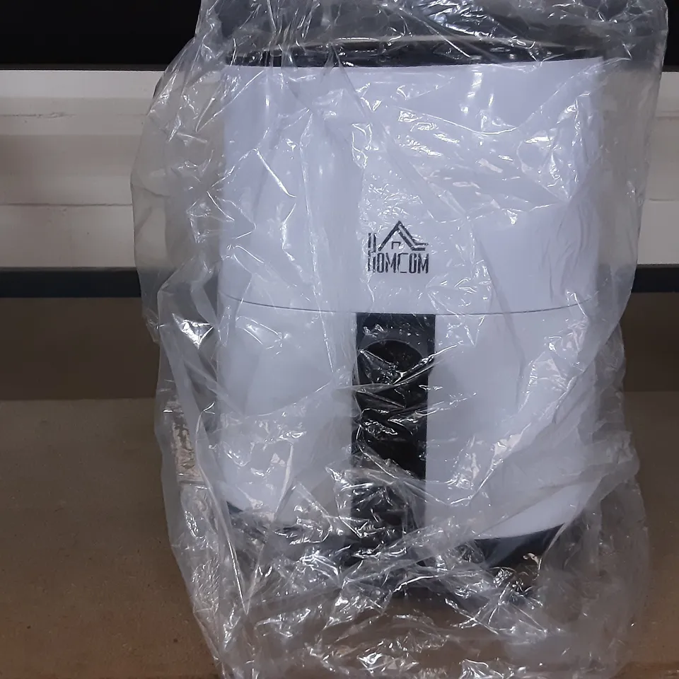 BOXED HOMCOM AIR FRYER 