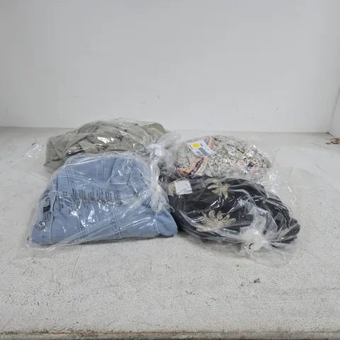 BOX OF APPROXIMATELY 30 ASSORTED CLOTHING ITEMS OF VARIOUS STYLES AND SIZES TO INCLUDE D AND CO ETC