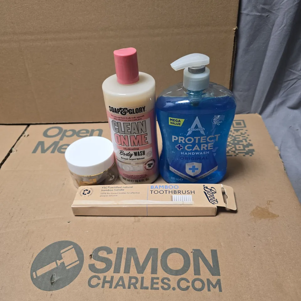 TOTE OF APPROXIMATELY 20 ASSORTED COSMETIC ITEMS TO INCLUDE BOOTS BAMBOO TOOTHBRUSH, ASTONISH HAND WASH, SOAP AND GLORY BODY WASH, VEIL COVER CREAM ETC