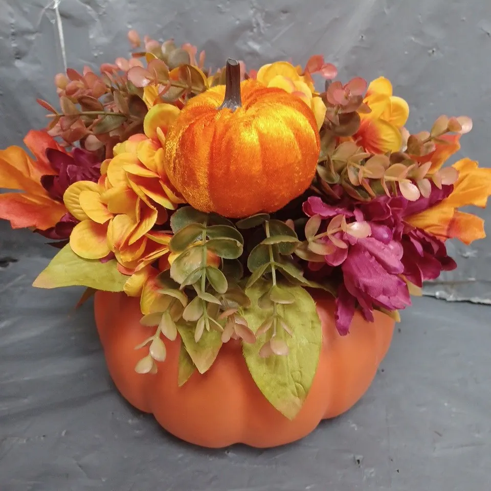 AUTUMN PUMPKIN TABLE CENTERPIECE