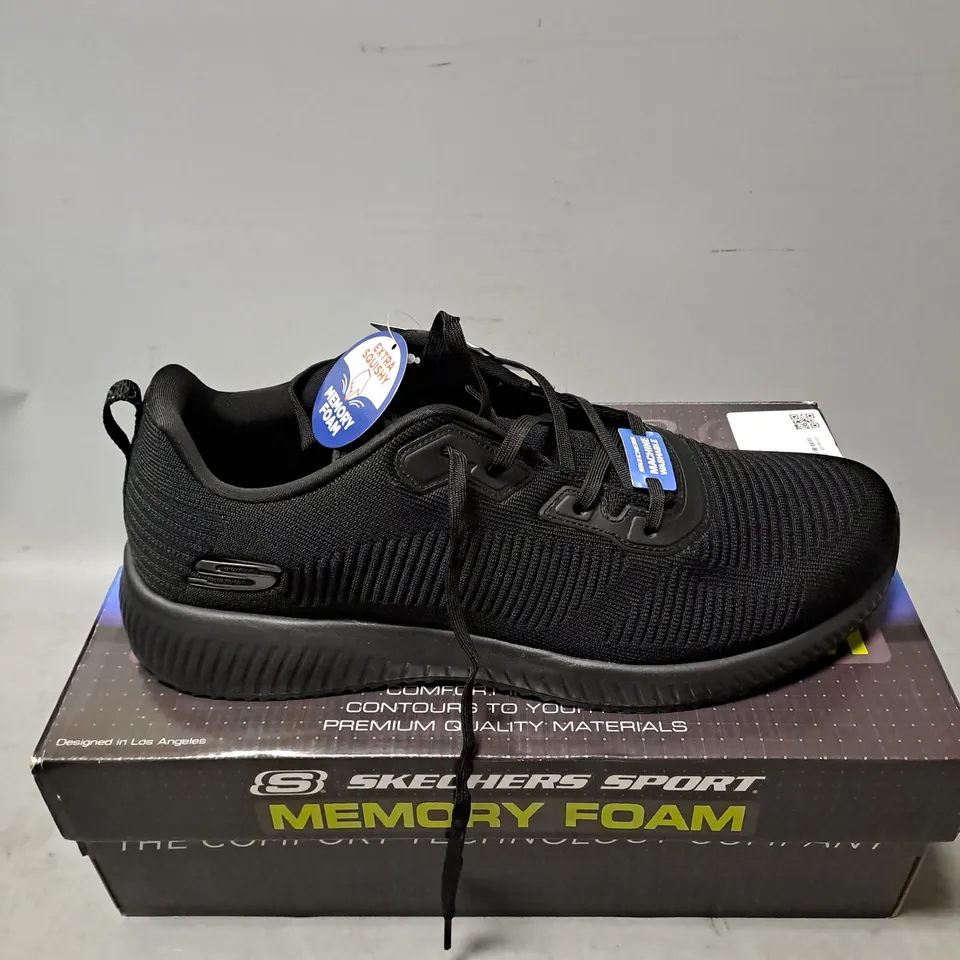 BOXED PAIR OF SKECHERS SPORT MEMORY FOAM TRAINERS IN BLACK SIZE 11