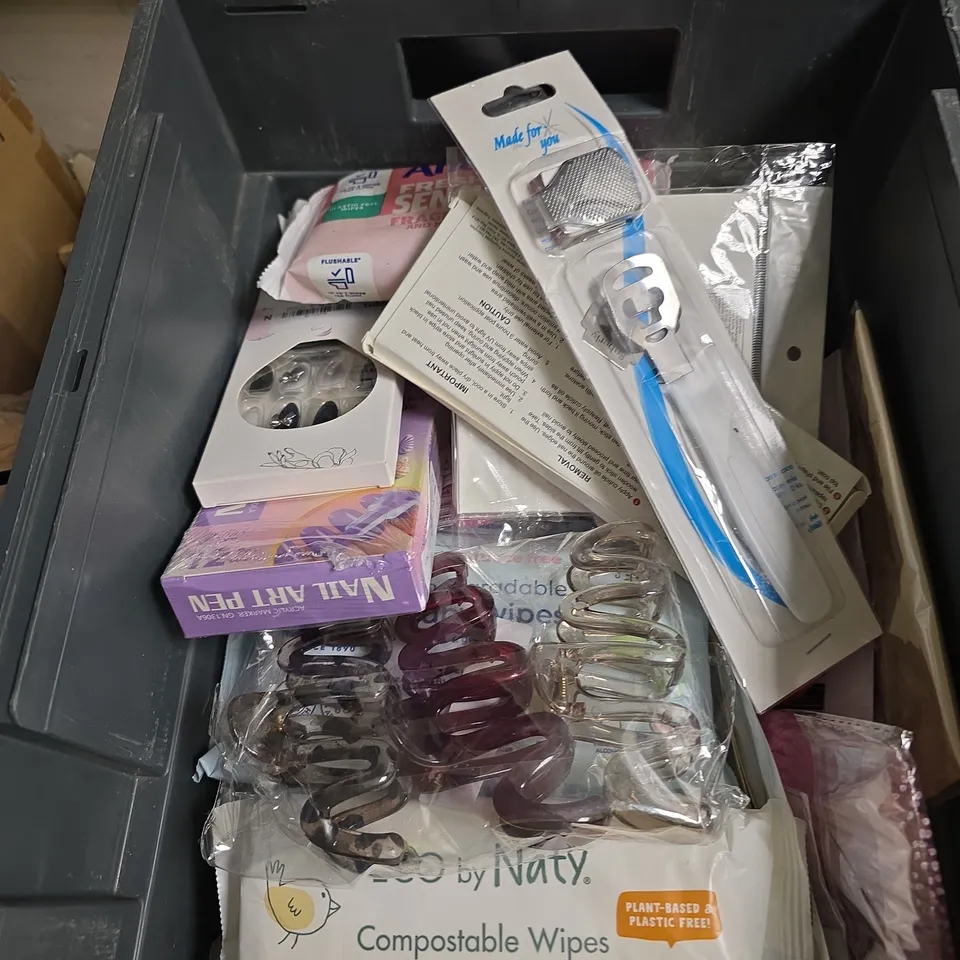 APPROXIMATEY 20 ASSORTED HEALTH AND BEAUTY PRODUCTS TO INCLUDE - ANDREX TOILET WIPES - MILANO EASY FILL PERFUME SPRAY AND GILLETTE MACH3 REPLACEMENT BLADES