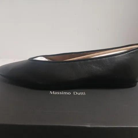 MASSIMO DUTTI BLACK LEATHER BALLERINA SHOES – UK 7 (EU 40)