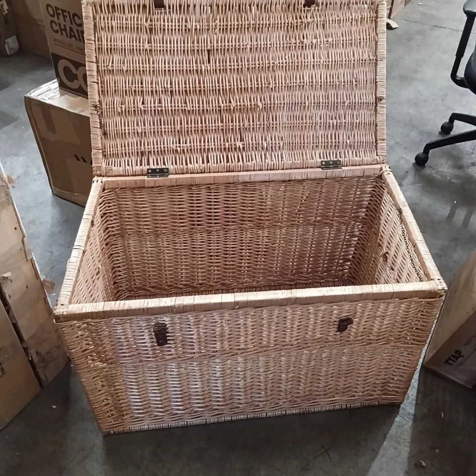 WICKER STORAGE TRUNK, LARGE WITH BROWN LEATHER STRAPS