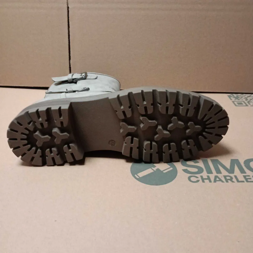 DIECHMANN GREY LEATHER MID-CALF BOOTS WITH BUCKLES AND SIDE ZIP SIZE 6