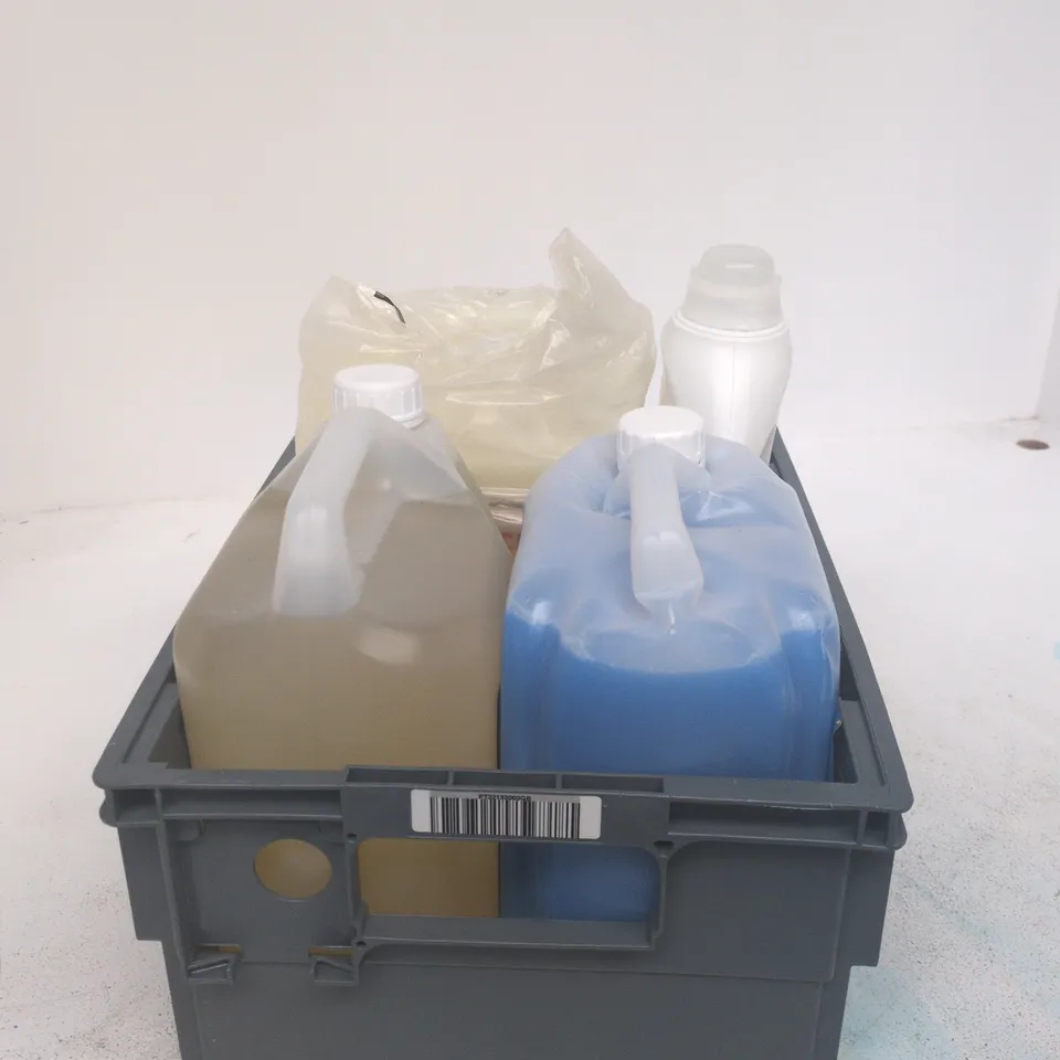 TOTE OF APPROXIMATELY 4 ASSORTED ITEMS TO INCLUDE COMFORT 160 WASHES, MINIML NON BIO, PERSIL BIO XL ETC