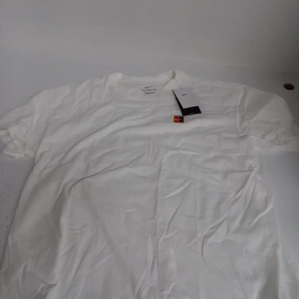 NIKE TEE WHITE LOOSE FIT T-SHIRT – L