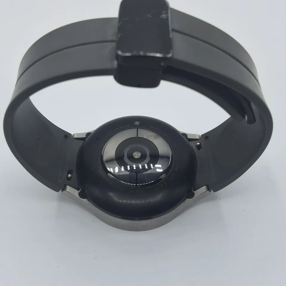 UNBOXED SAMSUNG GALAXY WATCH 5 PRO 45MM WITH GREY RUBBER STRAP - SM-R920