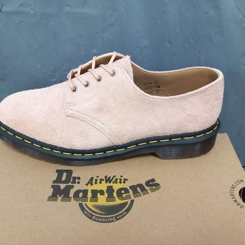 BOXED DR MARTENS AIR WAIR SMITHS PEACH BEIGE DESERT OASIS SUEDE SIZE 9