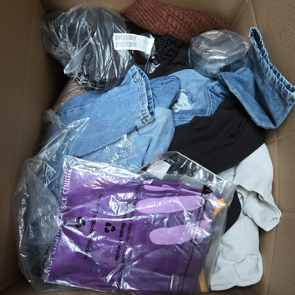 LARGE BOX OF ASSORTED CLOTHING ITEMS IN VARIOUS SIZES, STYLES AND COLOUR 