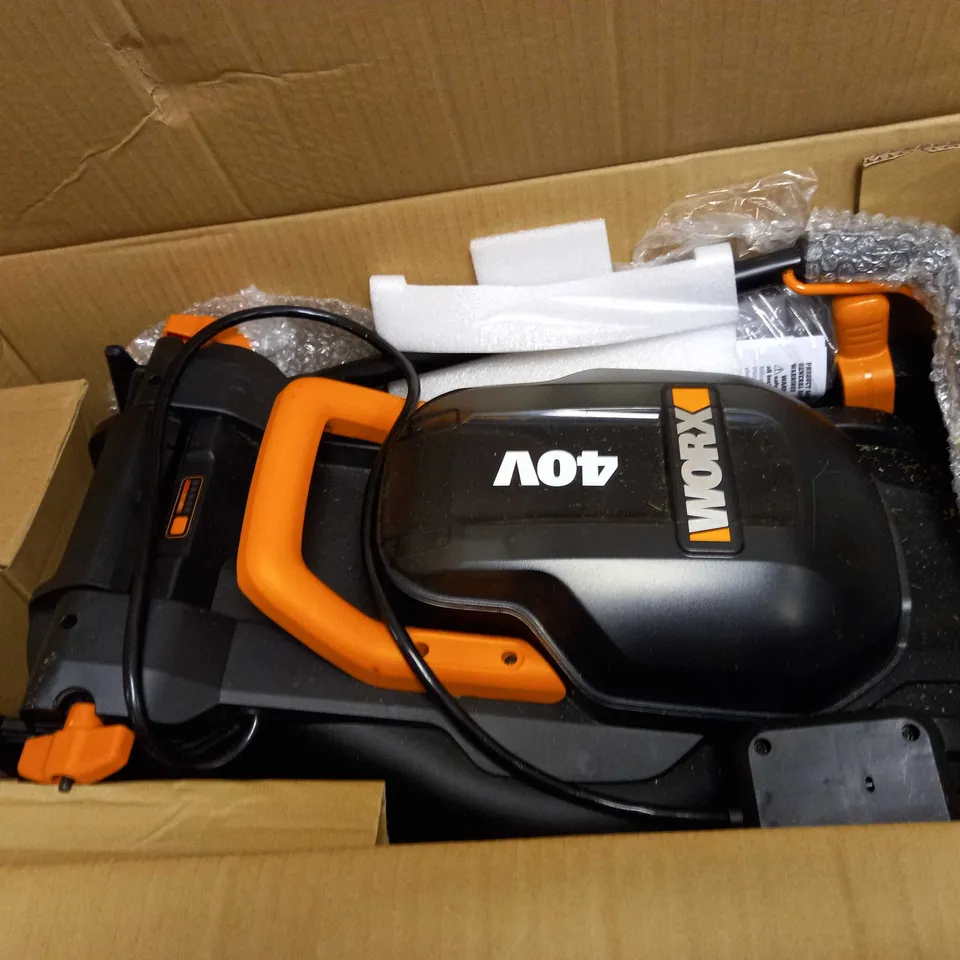 GREENWORKS BATTERY POWERED LAWNMOWER