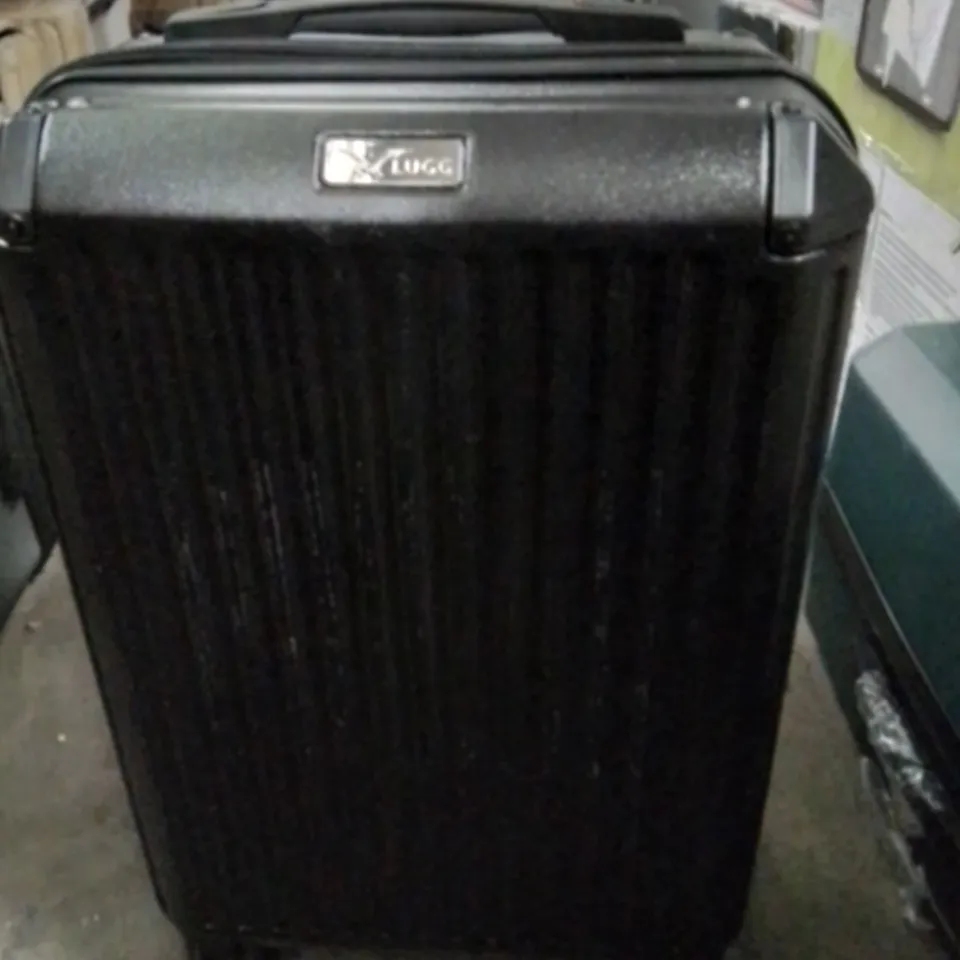 LUGG TRAVEL SUITCASE BLACK