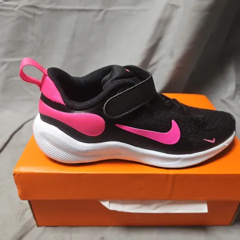 BOXED NIKE KIDS' BLACK & PINK TRAINERS - UK 9.5 (US 10C)