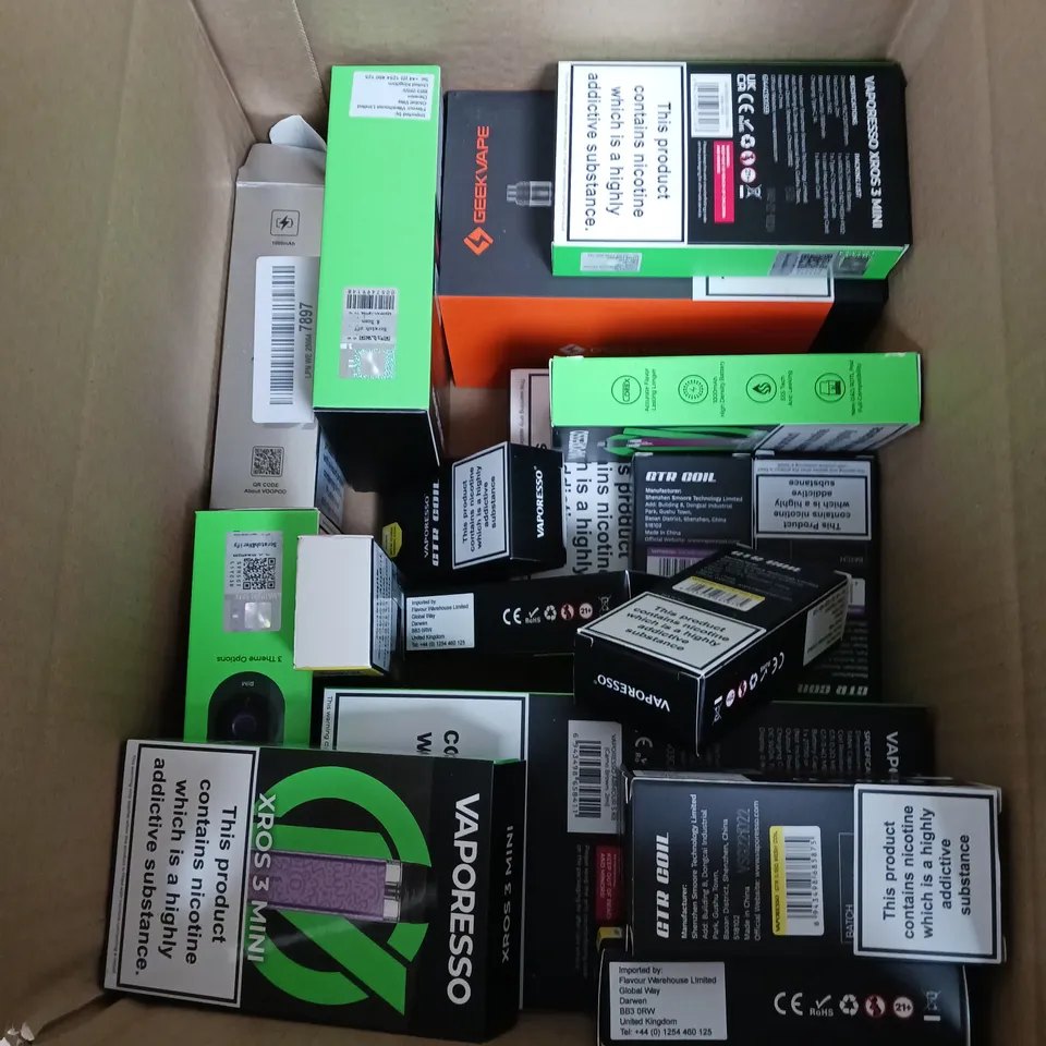 APPROXIMATELY 20 VAPES, E-CIGARETTES & ACCESSORIES TO INCLUDE - GEEKVAPE WENAX Q PRO - ASPIRE K3 QUICK START KIT - VOOPOO ARGUS XT MOD - ETC