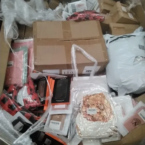 PALLET OF PHONE CASES, COSTUMES,HOME DECOR ETC