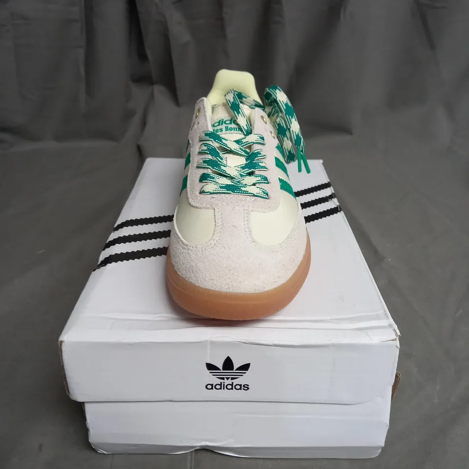 BOXED PAIR OF ADIDAS SAMBA GAZELLE'S SIZE 6