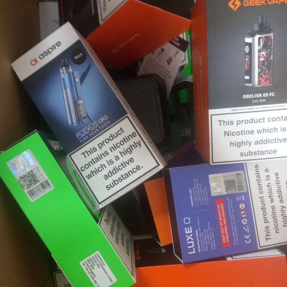 BOX OF APPROXIMATELY 15 ASSORTED E-CIGARATTES TO INCLUDE GEEKVAPE, VAPORESSO, LUXE ETC