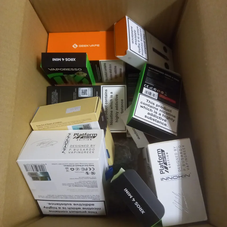 APPROXIMATELY 20 VAPES & E-CIGARETTES TO INCLUDE - INNOKIN KLYPSE - VAPORESSO COREX 2.0 - ASPIRE GOTEK PRO ETC