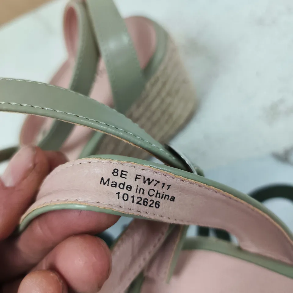 JD WILLIAMS WOMEN'S OLIVE GREEN STRAPPY ESPADRILLE SANDALS – UK 8 (8E WIDTH)