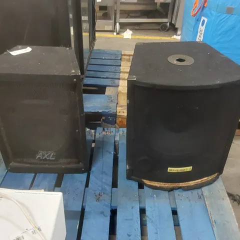 PAIR OF LARGE SPEAKERS