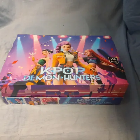 K-POP DEMON HUNTERS 24-PIECE TOY SET – BOXED