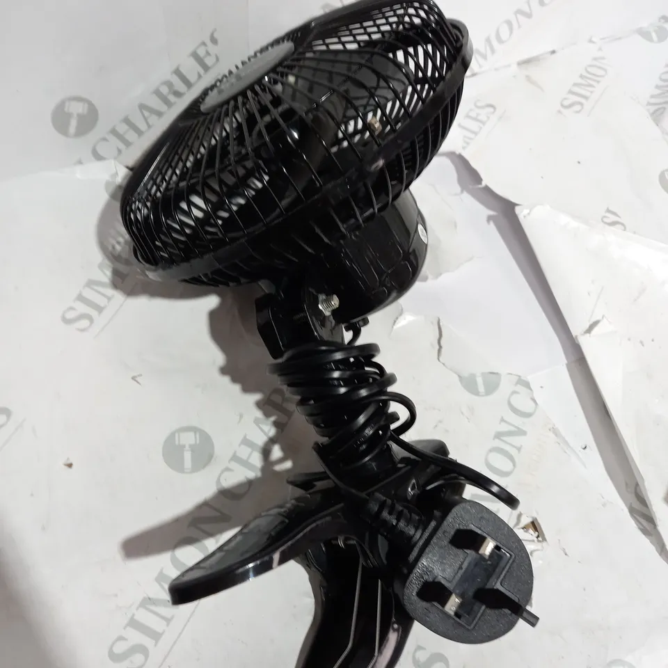 CLIP ABLE PORTABLE FAN WITH WIRE 