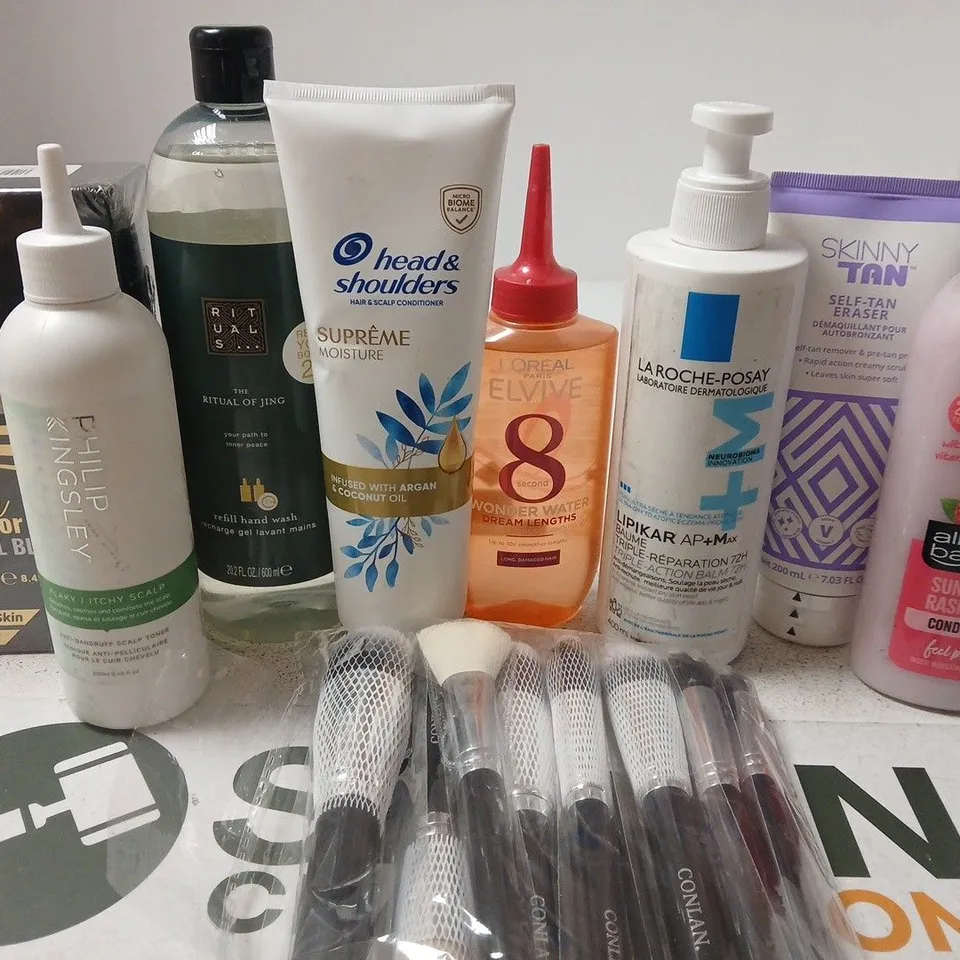 APPROX 12 ASSORTED BEAUTY PRODUCTS TO INCLUDE PHILIP KINGSLEY SCALP TONER, HEAD&SHOULDERS CONDITIONER, SKINNY TAN ERASER, ETC 