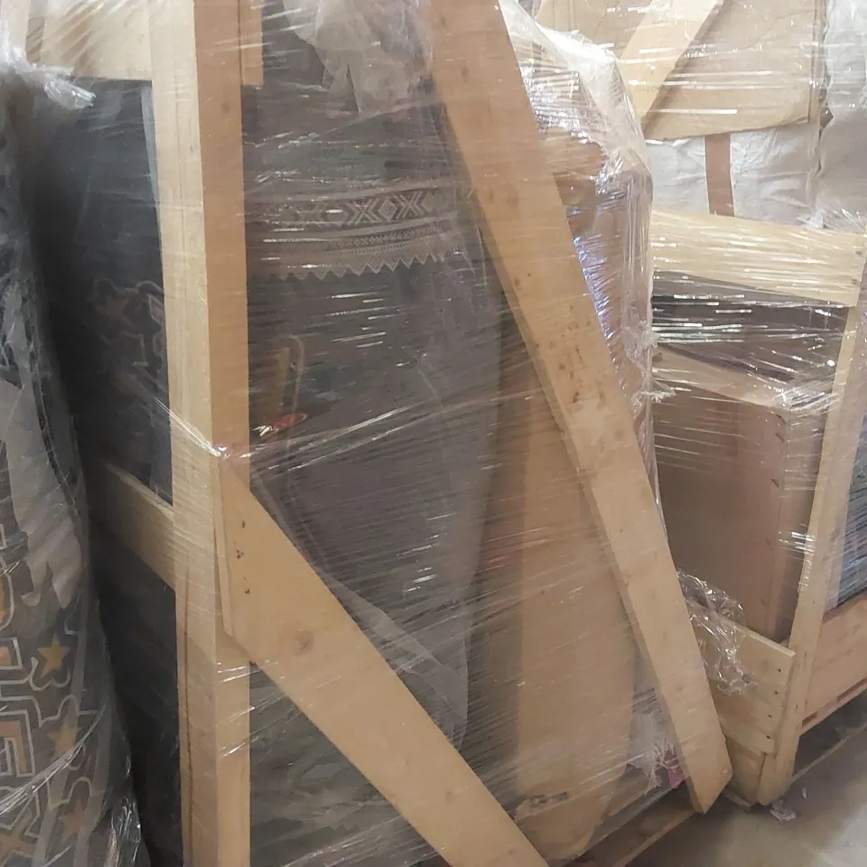 PALLET CONTAINING APPROXIMATELY 8x MIXED PUNCH BAGS