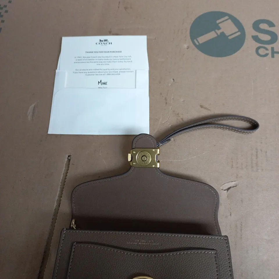 COACH PEBBLED LEATHER WRISTLET CROSSBODY BAG – GREY (GENUINE PEBBLED LEATHER)