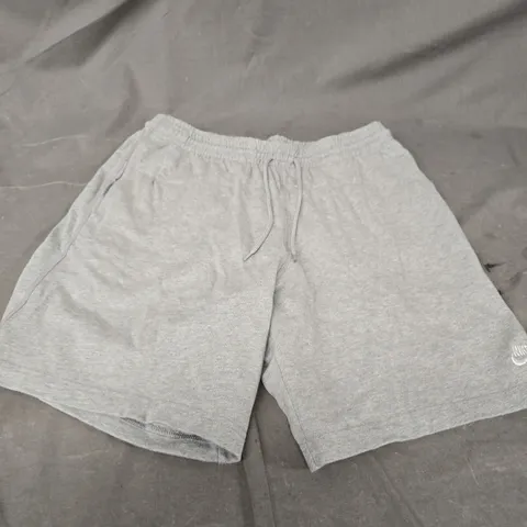 NIKE MEN'S GREY SHORTS β SIZE M
