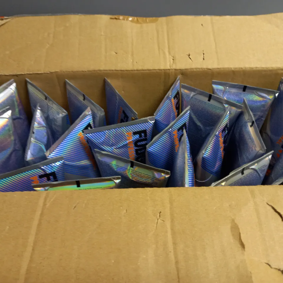 BOXED LOT OF APPROX. 23 FUDGE PROFESSIONAL COOL BRUNETTE BLUE-TONING CONDITIONER 250ML