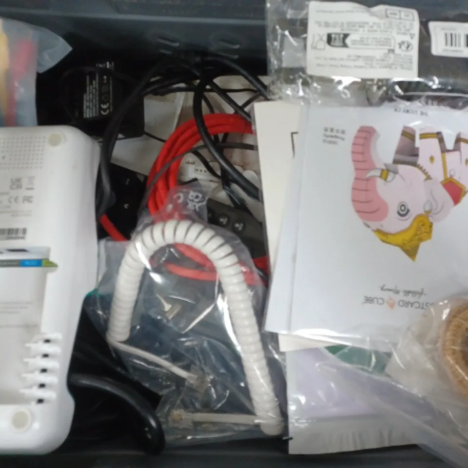 APPROXIMATELY 8 ASSORTED HOUSEHOLD ITEMS TO INCLUDE SKY WI-FI ROUTER, ETC