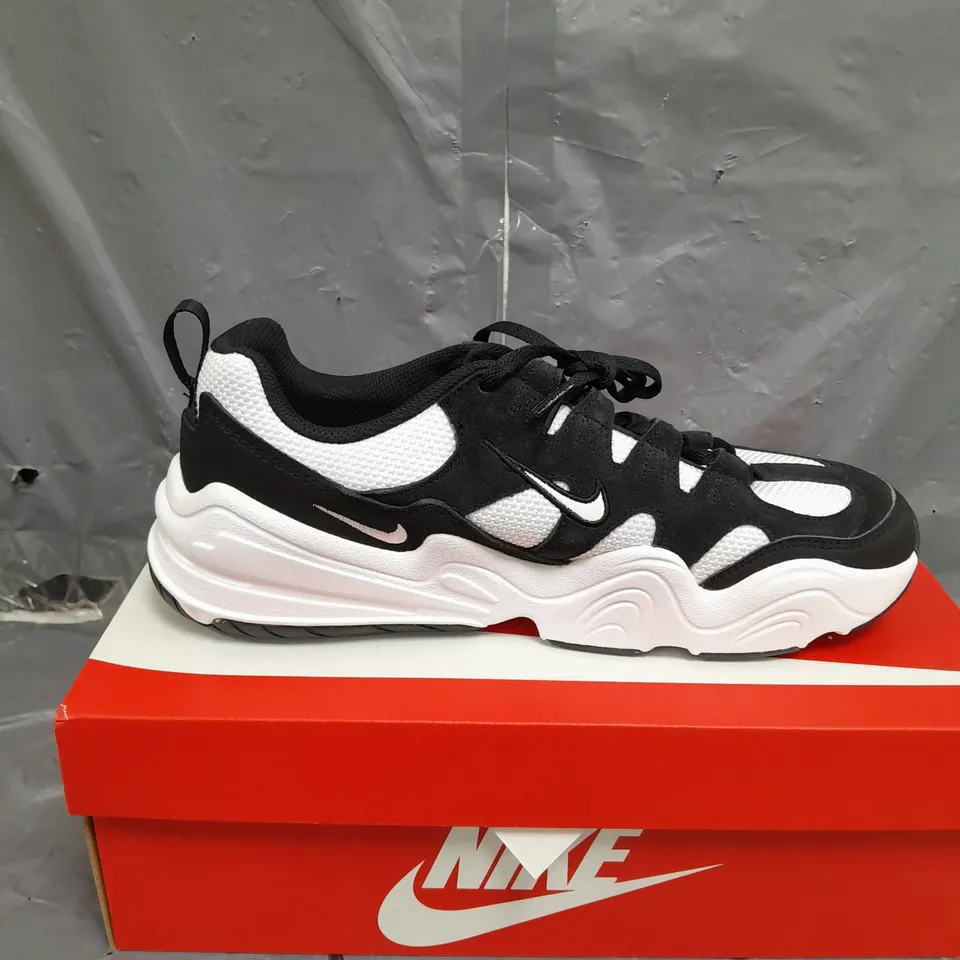 BOXED PAIR OF NIKE TECH HERA SIZE 8